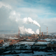 Imagen para el artículo titulado Cómo es vivir en Norilsk, la ciudad contaminada de Rusia donde nieva 270 días al año y no ven la luz del día durante meses
